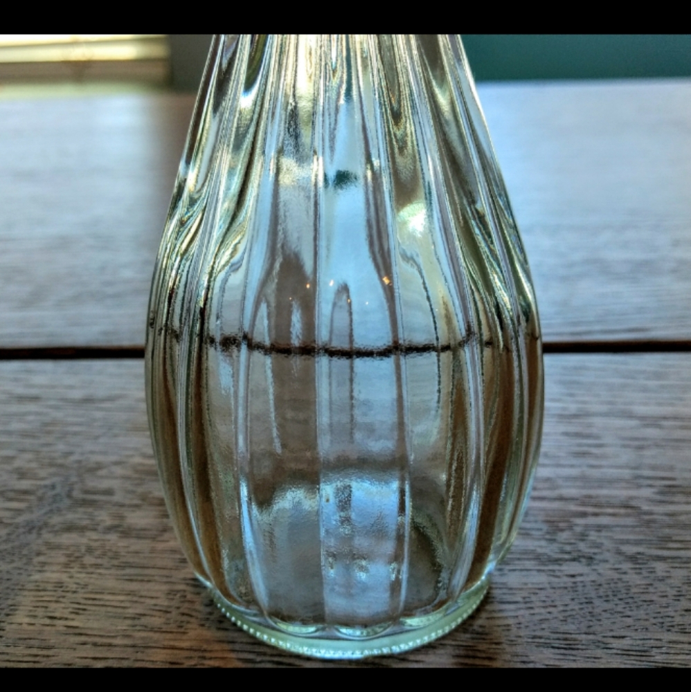 Hoosier Ribbed Bud Vase - Picture 5 of 8